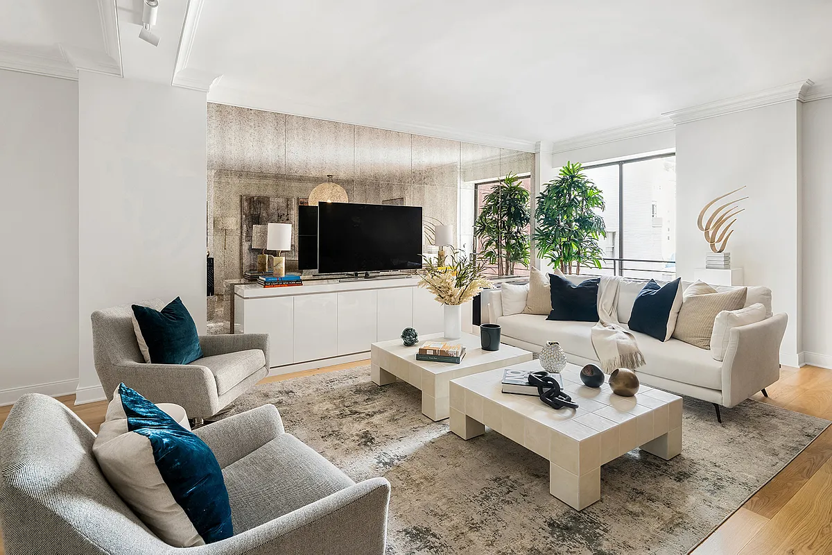 32 East 76th St Unit 805  