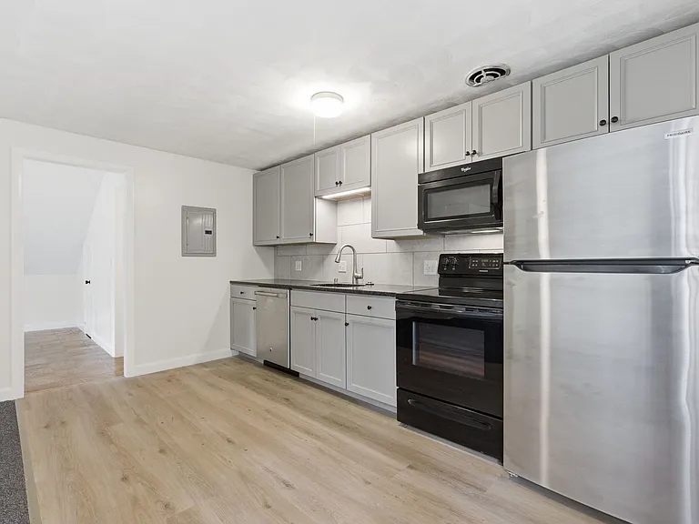 280 Washington St #2 — Photo 1