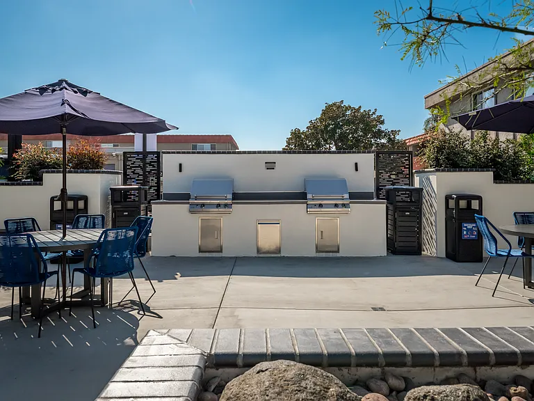 Alderwood / Naples Apartments — Photo 17