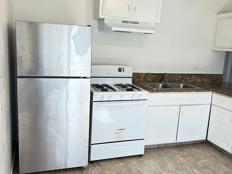 913 E Hyde Park Blvd #B — Photo 14