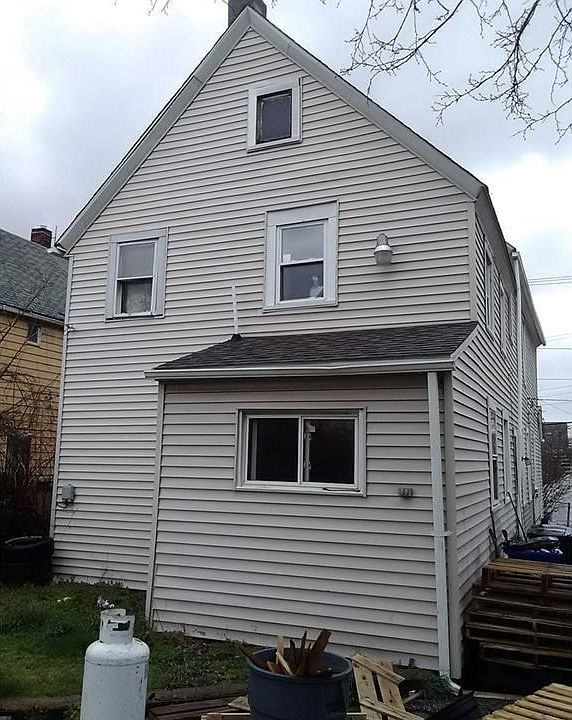 2nd image of 10026 Quebec Ave