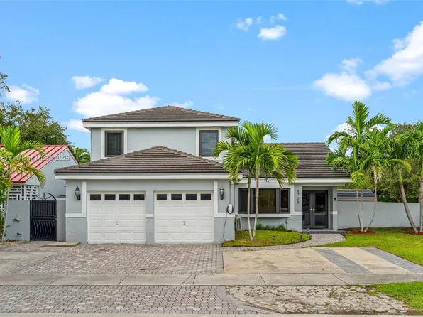 8705 NW 150th Ter, Miami Lakes, FL 33018