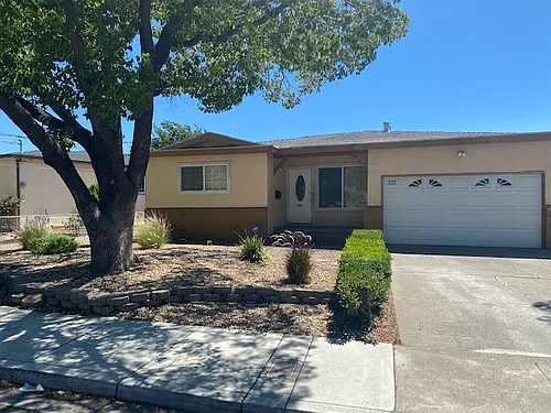 201 Thomas Way Photo 1