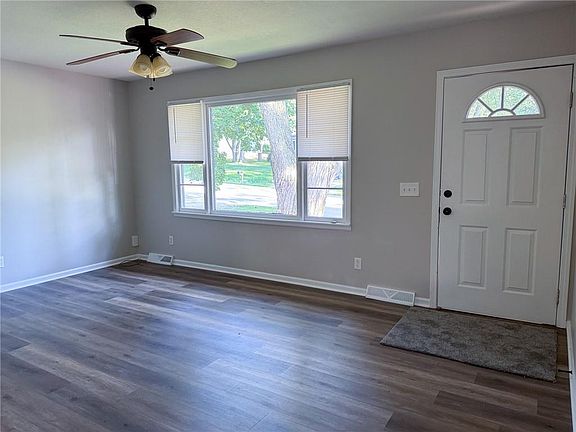 4th image of 34 Browning Ct