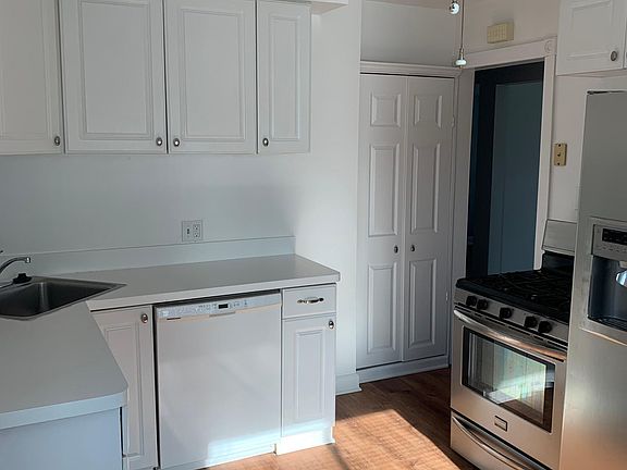 5th image of 1712 Venice St