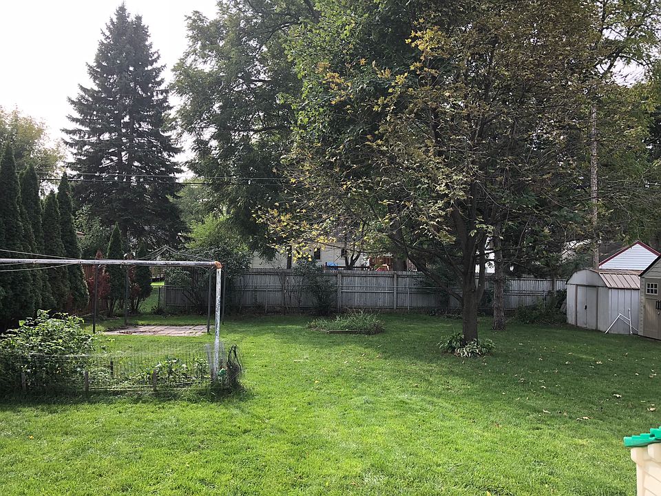 Spacious backyard