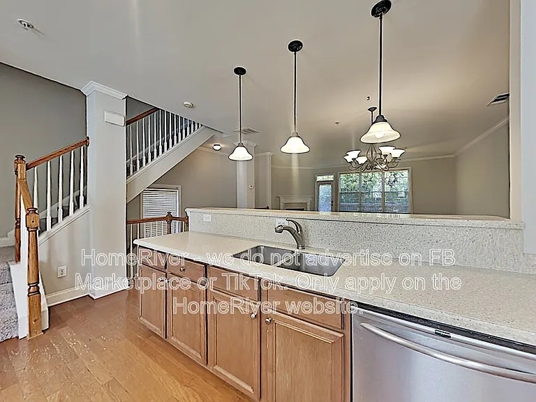 305 Williamson St SE — Photo 7