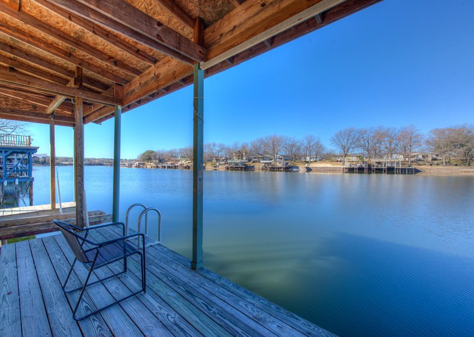 1st image of 1002 S Lakeside Dr