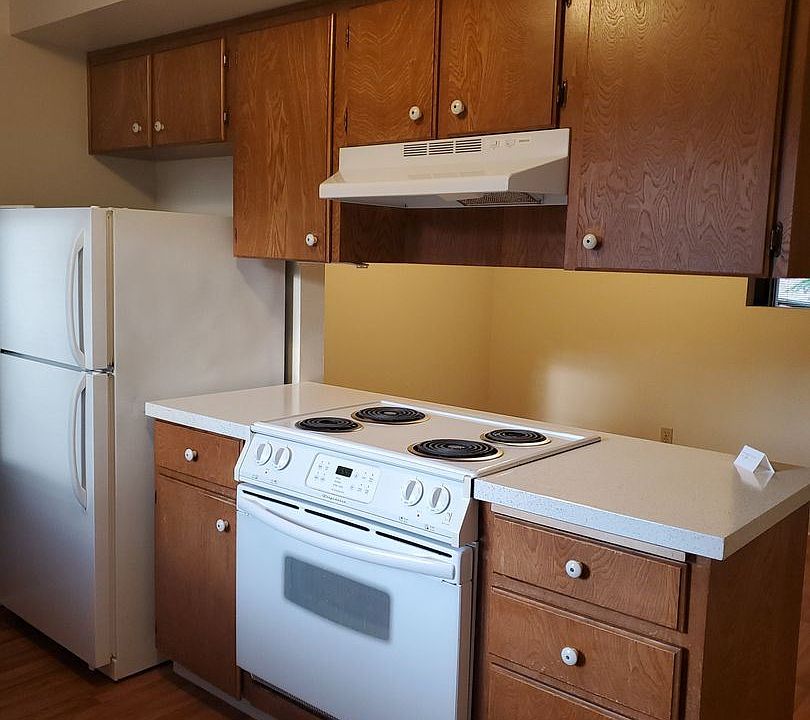 1st image of 10219 NE 13th Ave APT 2