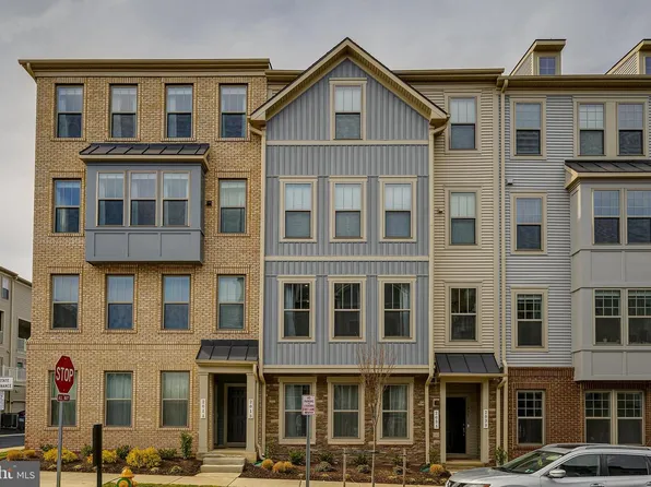 203 Park Central Ter, Manassas, VA 20111