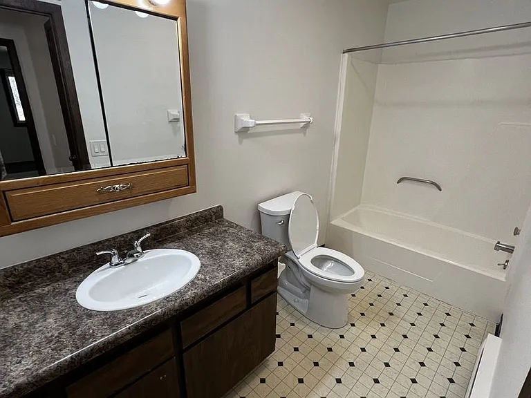 Spartan Drive Apartments — Photo 13