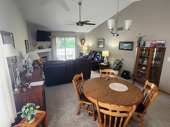 2nd image of 1120 Trowbridge Ln