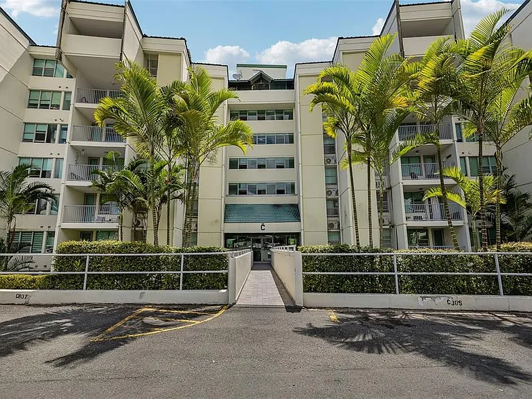 37 Cond Atrium Park Regina Marina #408C — Photo 1