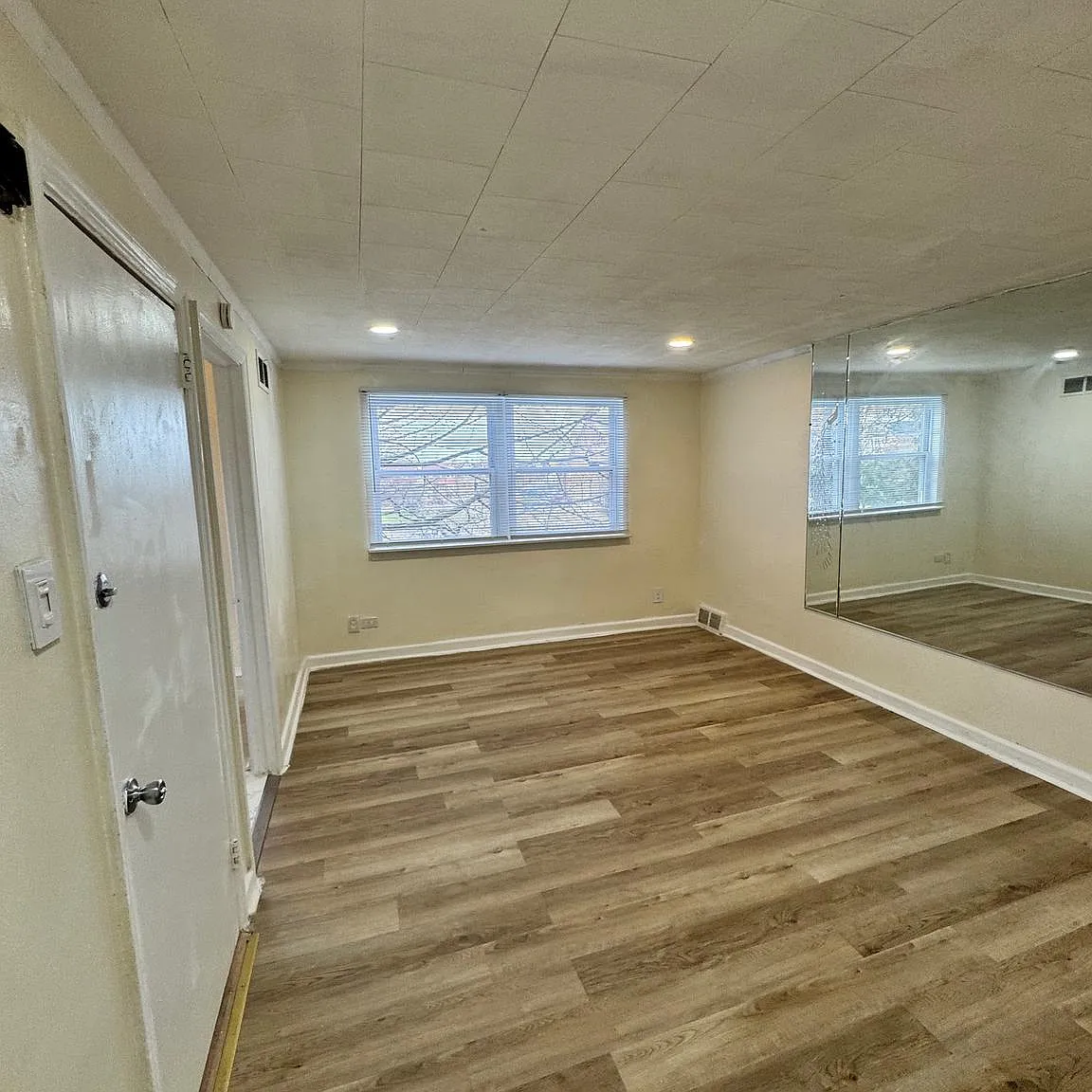 2 bed, 1400 sqft, $1,400 — Photo 4