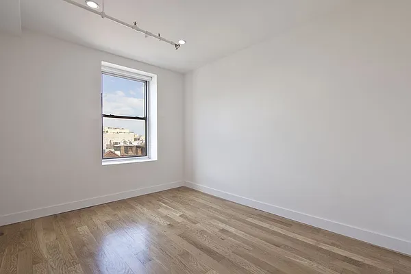 Rented by Bold New York | media 15