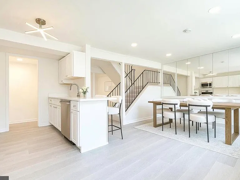 7950 Central Park Cir — Photo 3