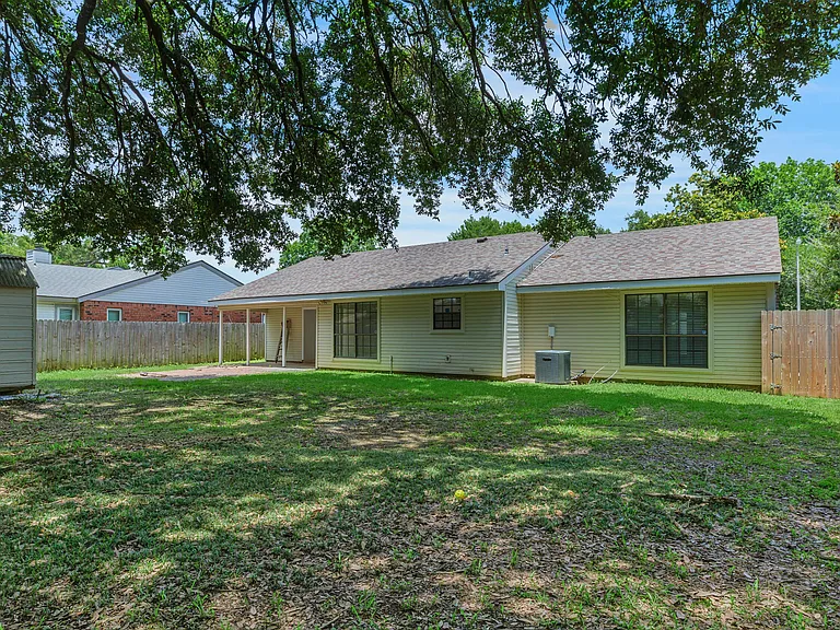 118 Village Green Dr — Photo 22