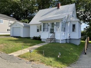 147 Saint James St, Woodstock, NB E7M 2T5