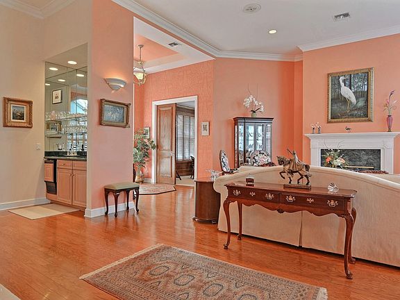 3rd image of 630 Sable Oak Ln
