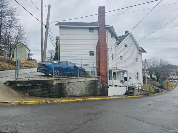444 Dorsey Ave, Morgantown, WV 26501