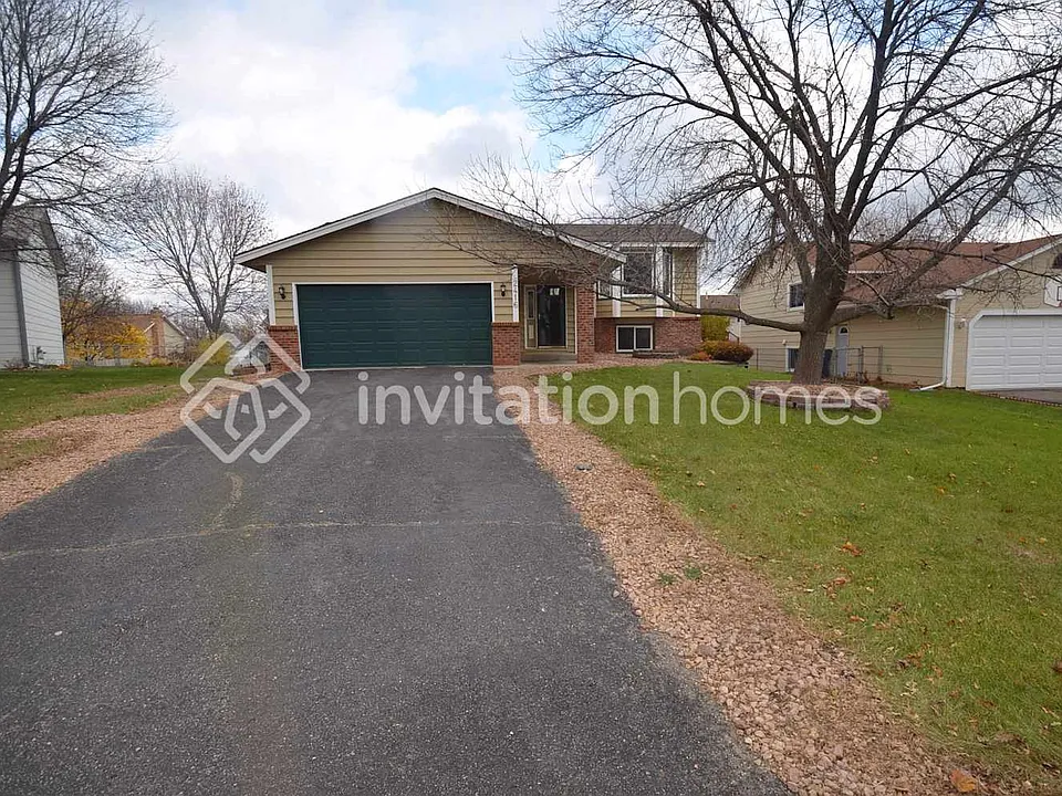 2416 Crestmount Ln