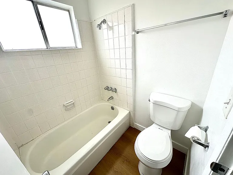 El Sorano Apartments — Photo 7