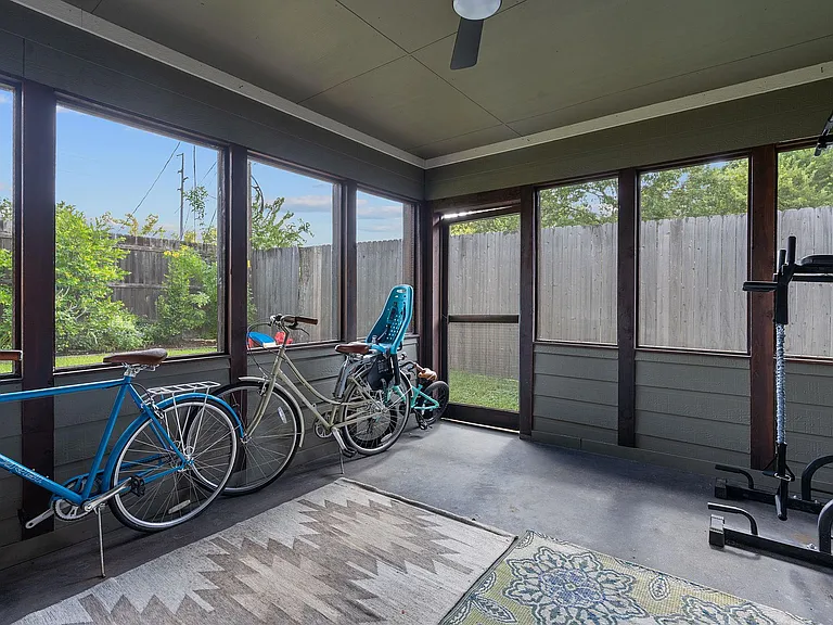 1900 Ullrich Ave — Photo 31