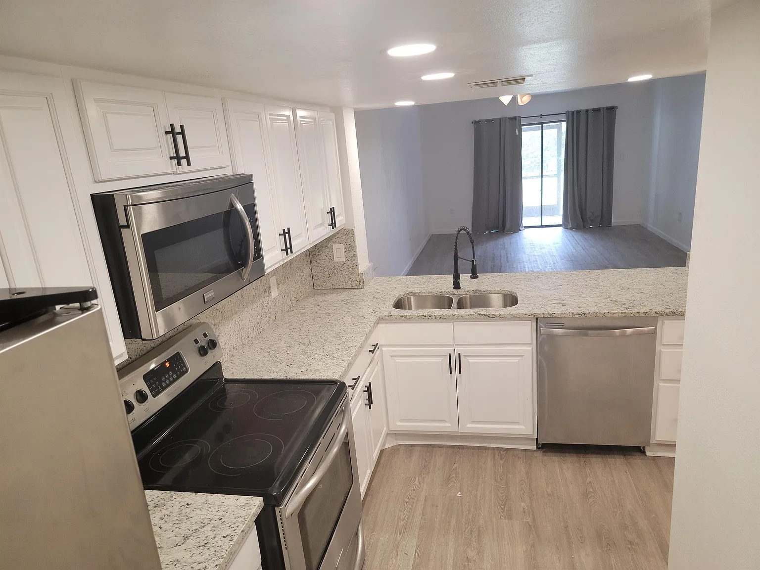 426 Main Street Apartments - Jailh... — Photo 4