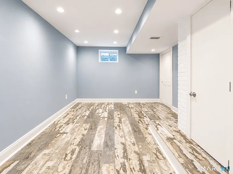 4 Raymond Pl — Photo 26