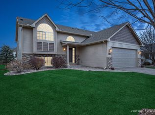 2479 Thrush St, Shakopee, MN 55379