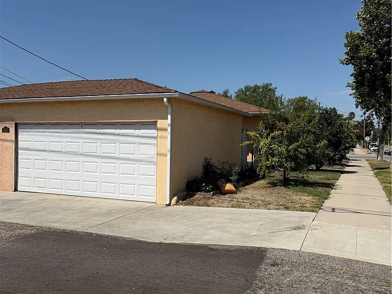 1340 N Buena Vista St #A — Photo 1