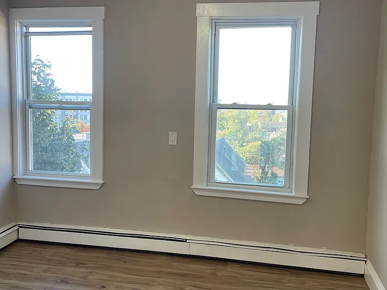 18 Lawton Ave #2 — Photo 6