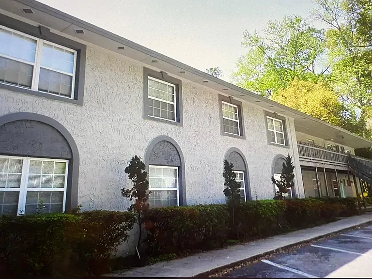 1218 Hickman Rd #2 — Photo 3