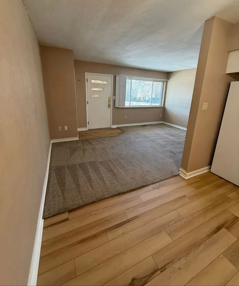 3040 Southdale Drive — Photo 1