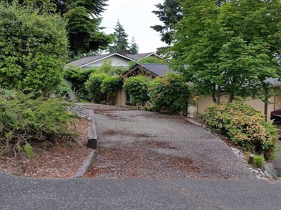3rd image of 5803 111th Ave SE