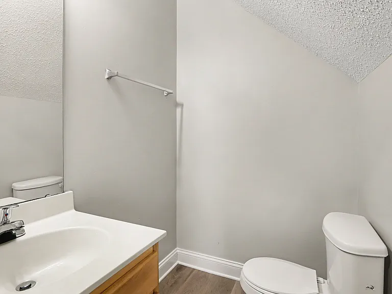 1919 Olsen Ln — Photo 12