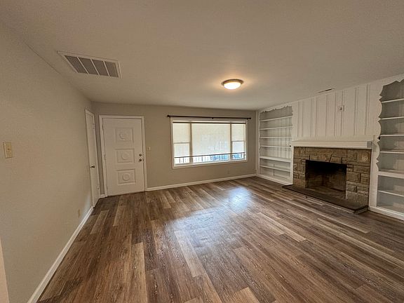 3rd image of 1617 Cloverfield Ave