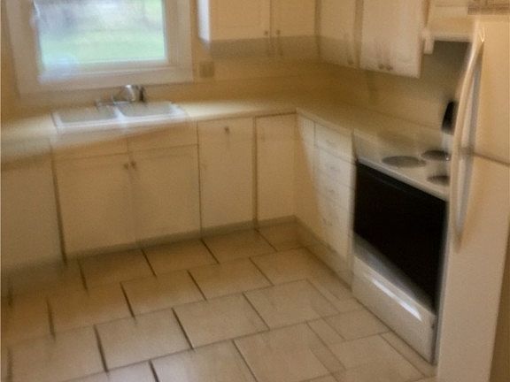 3rd image of 40-42 Crumlin Ave SE