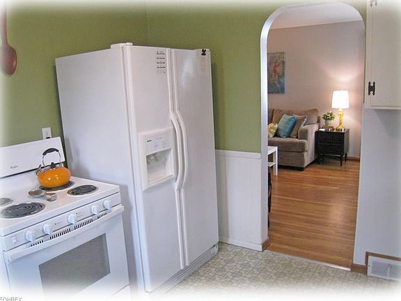 5th image of 3814 Klusner Ave