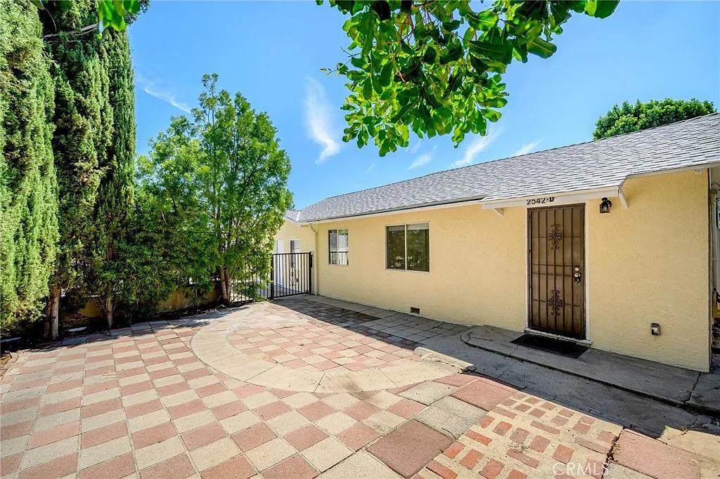 2 bed, 1126 sqft, $2,800 — Photo 2