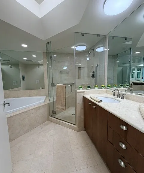 2777 Paradise Rd #807 — Photo 16