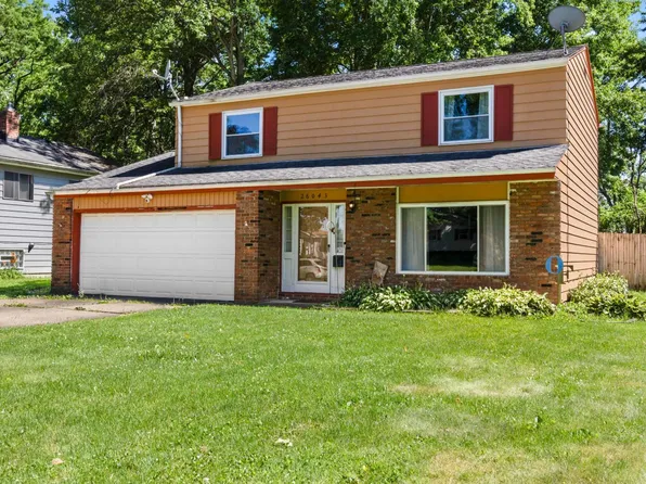 26043 Redwood Dr, Olmsted Falls, OH 44138