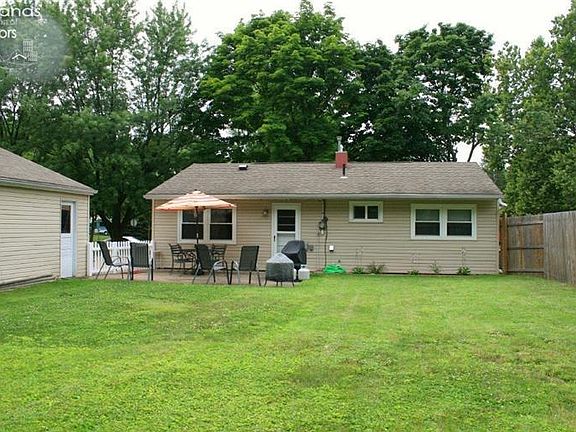 4th image of 3820 Hoffman Dr