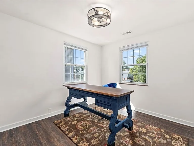 327 Chestnut St — Photo 9