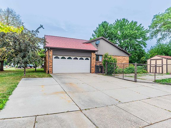 2nd image of 40410 Kinburn Dr