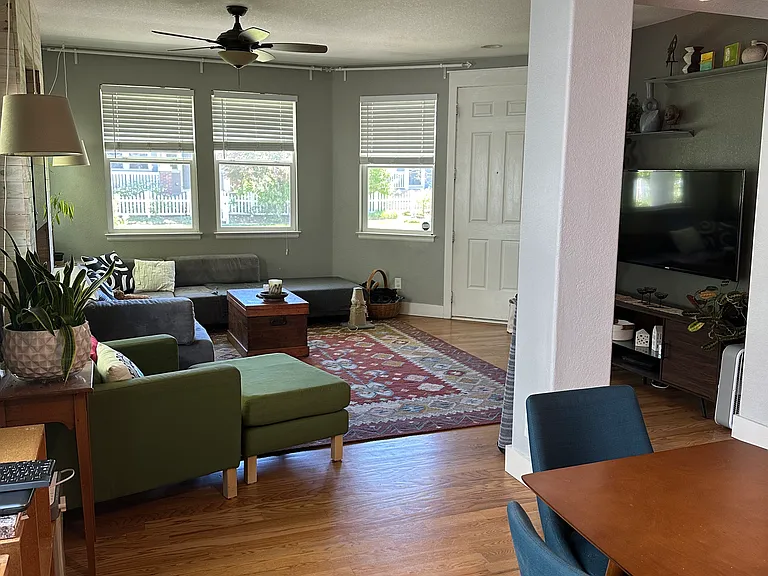 2876 Akron St — Photo 5