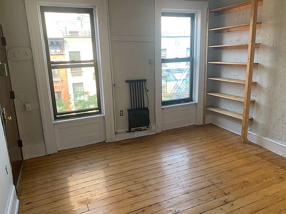 4th image of 350 E 9th St APT 5