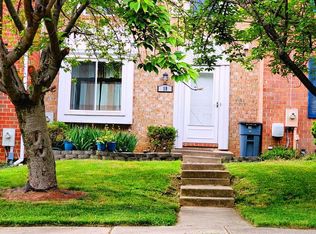 19 Island Run Ct, Catonsville, MD 21228