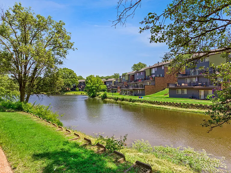 Lakeside View | Apartments For Rent Maryland Heights Missouri | Haven on The Lake