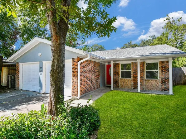 922 Bacliff Dr, Bacliff, TX 77518